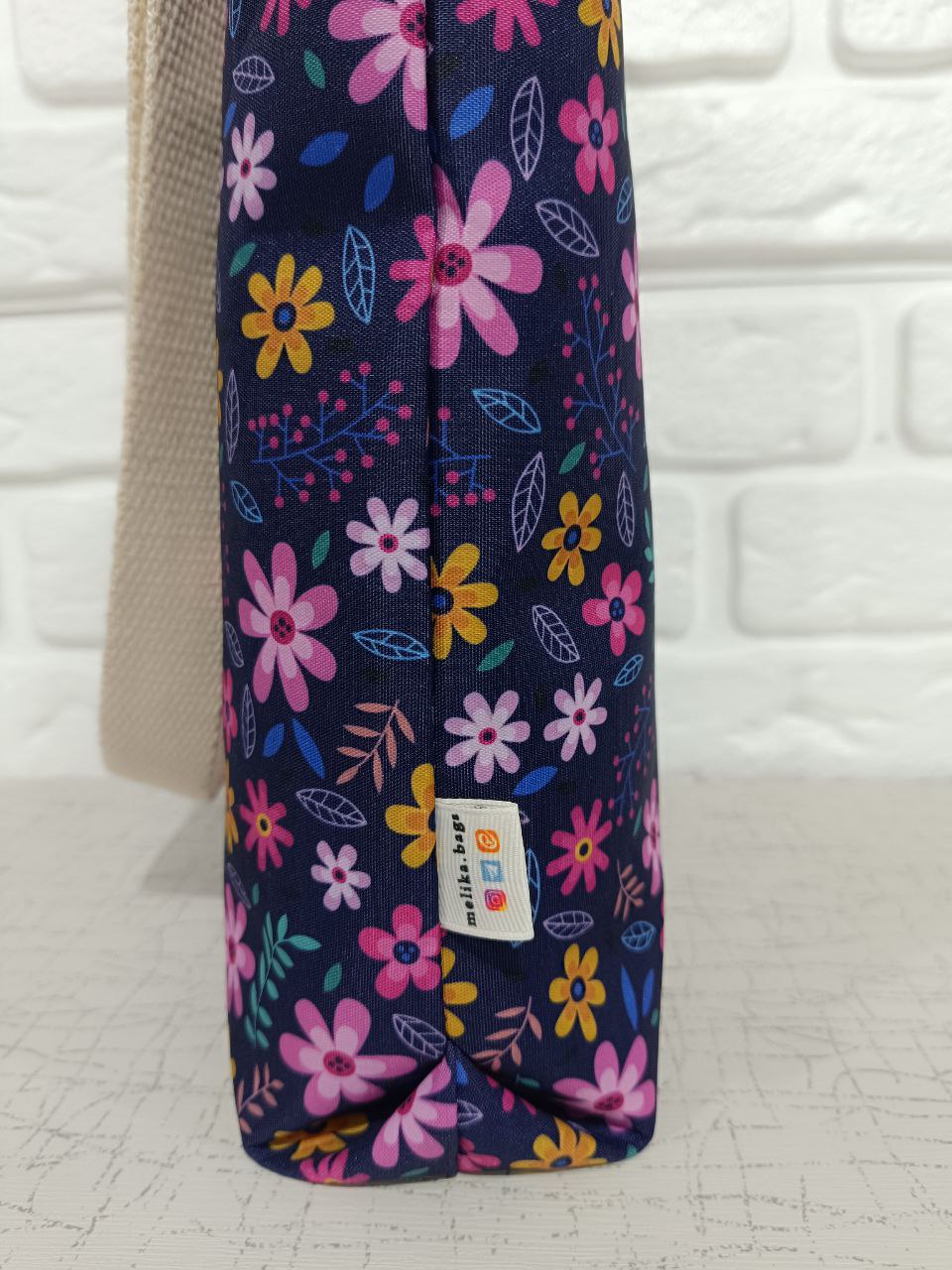 ساک خرید برزنتی طرح گل بهاری | ضد آب و ضد لکه | ابعاد ۳۰×۴۰ سانتی‌متر