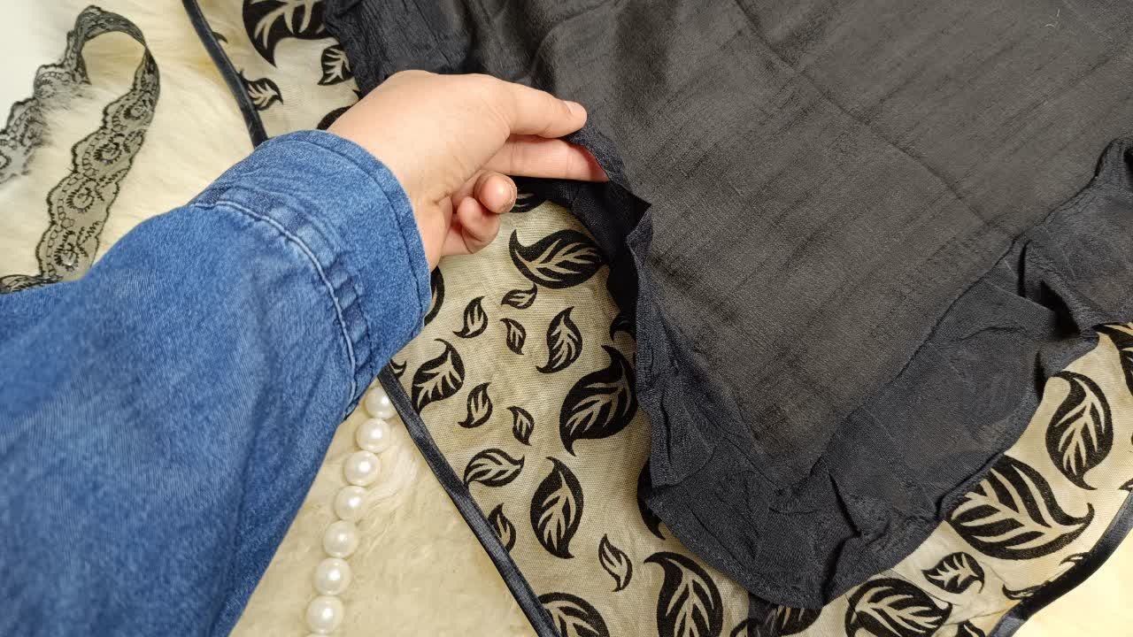 روسری تور برجسته مزونی طرح برگ